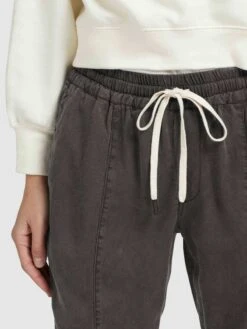 Khujo Pantalons Tapered Broek SANDI Dames Antraciet -Khujo 57d69454fd6ca4391853a8e70b0dd1b1