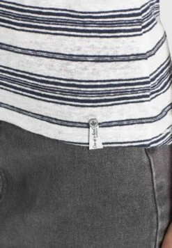 Khujo T-shirts Shirt MATAMA Dames Marine / Wit 13 Khujo T-shirts Shirt MATAMA Dames Marine / Wit -Khujo 7d0781c23b99276cbdc5cda4a029bb26