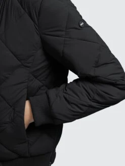 Khujo Tussenjassen Tussenjas Leona Dames Zwart -Khujo b3b1aa3f958b40475df25ba1c909274b